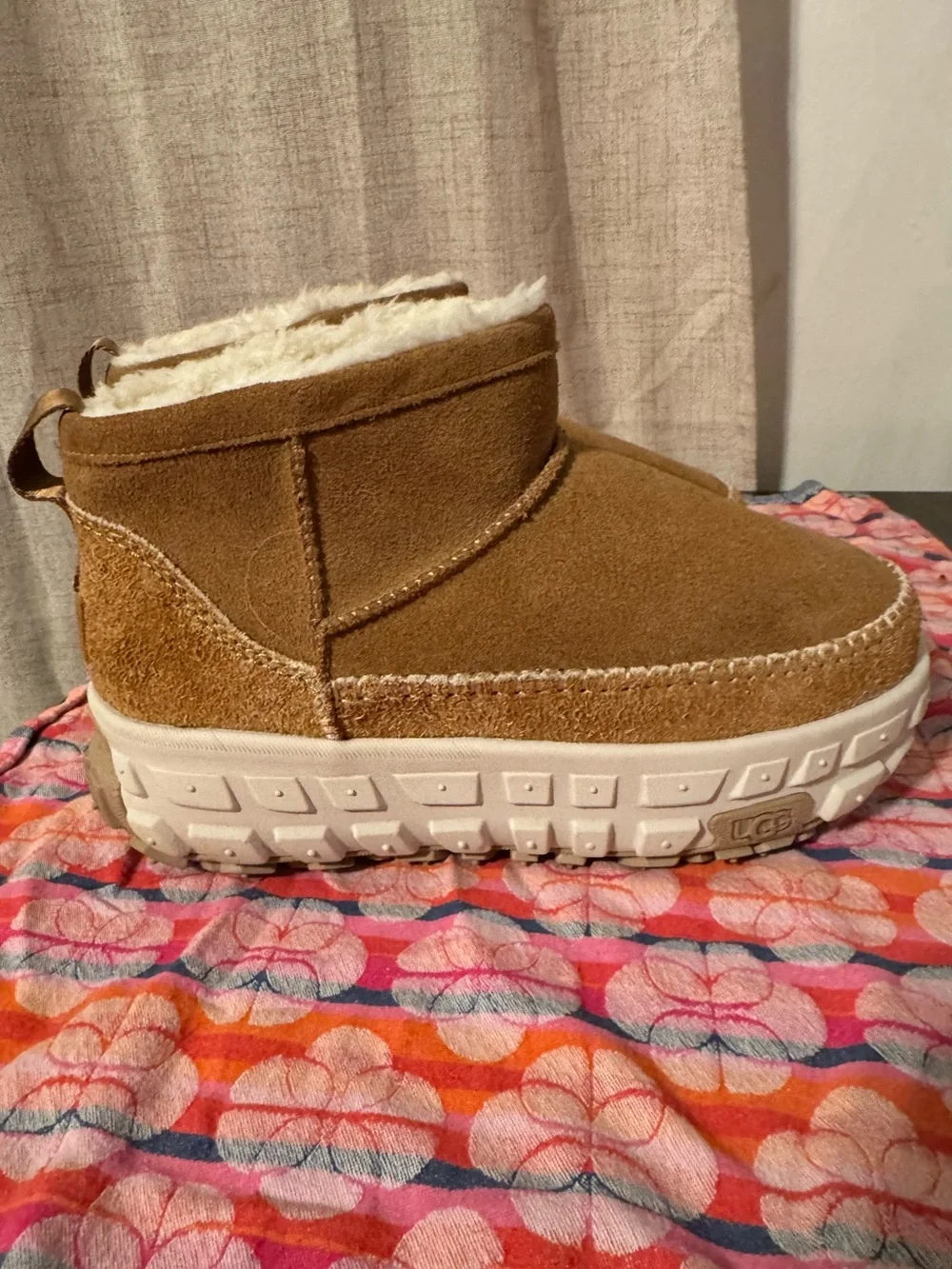 Ugg ultra daze ultra mini boots chestnut unisex men’s 11 NEW , no box